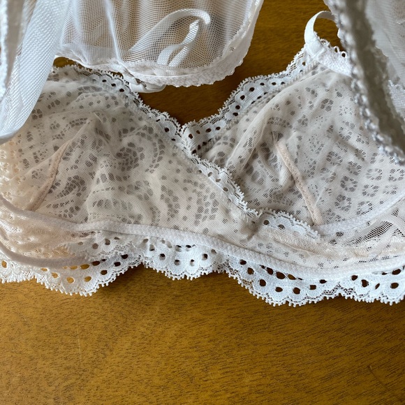 Pullover Lace Bra - Picture 9 of 10